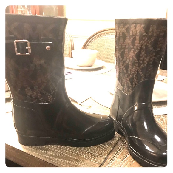 short michael kors rain boots